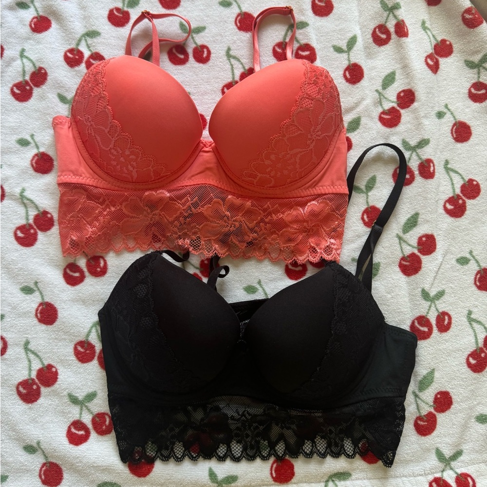 Set of two lace push-up bras